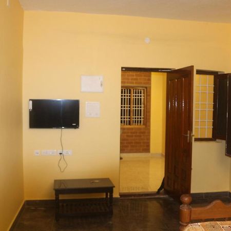 Evergreen Paradise Pondichéry Extérieur photo