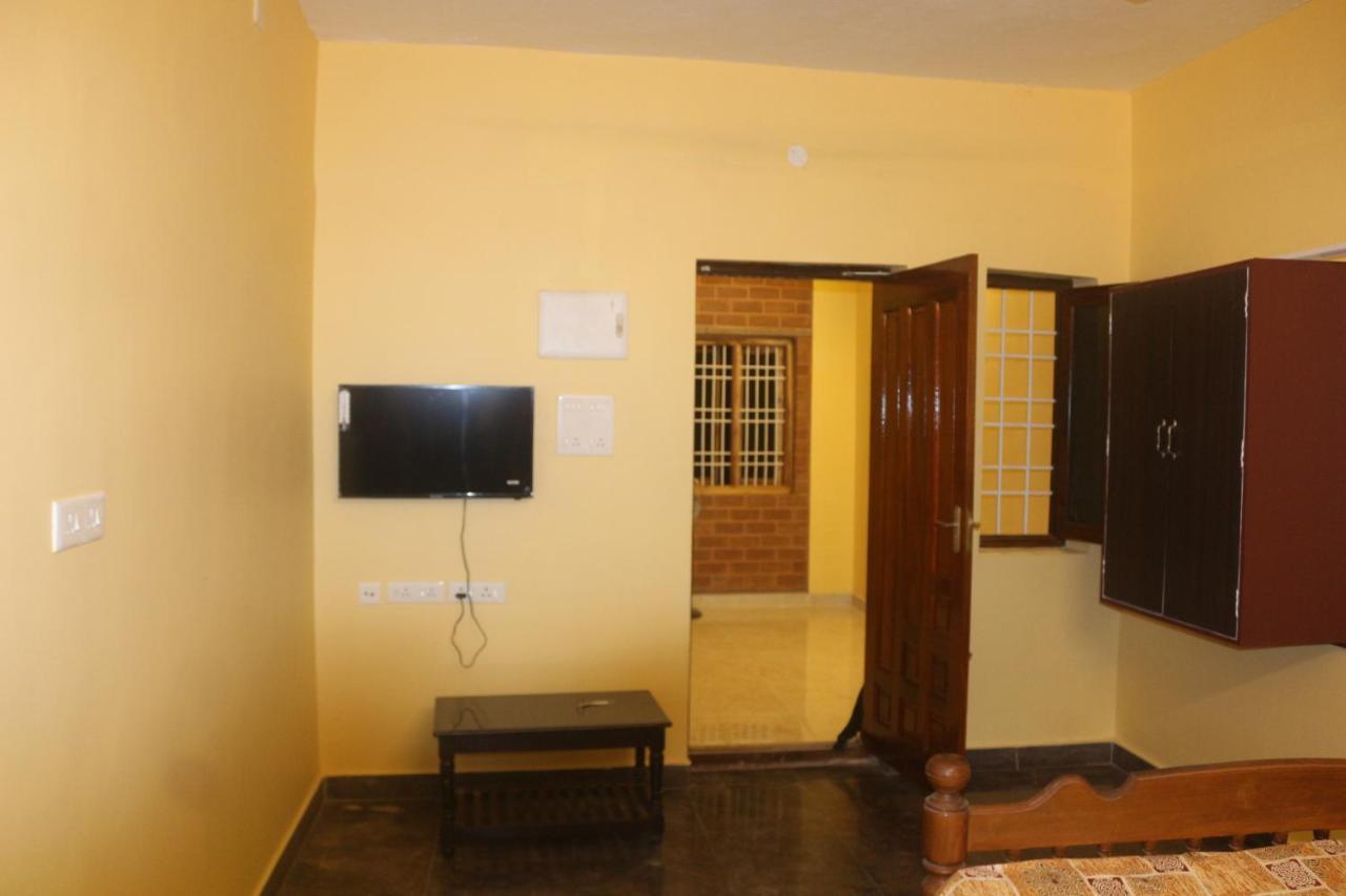 Evergreen Paradise Pondichéry Extérieur photo